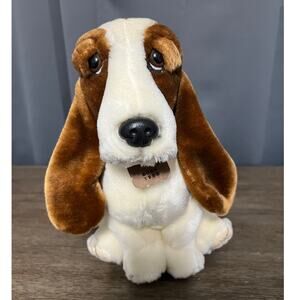 Hush Puppies Vintage Sitting Dog Basset Hound‎ Plush Realistic